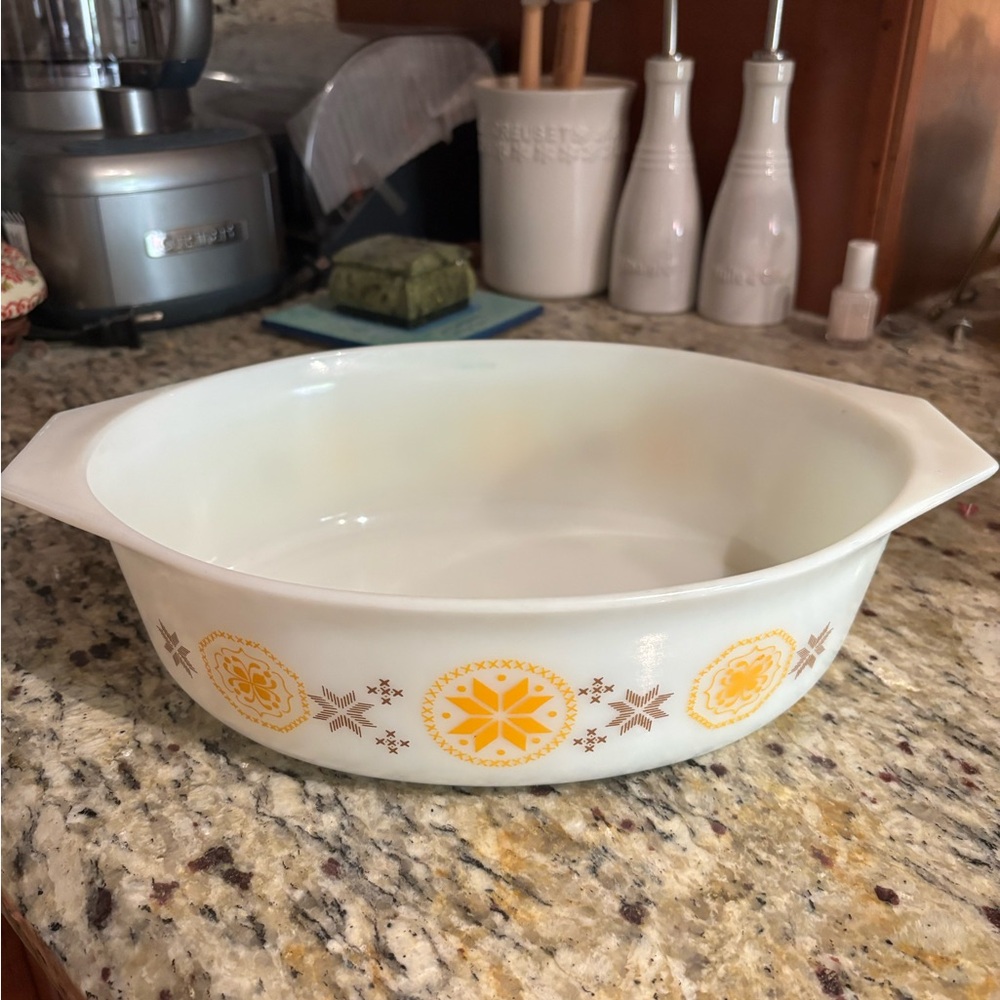 Vintage 60s Pyrex town & country Cinderella dish